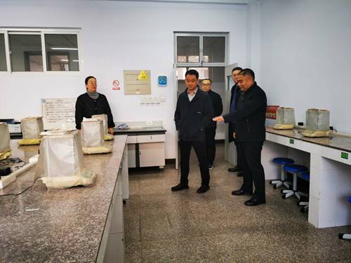 http://sysxzx.bdu.edu.cn/__local/7/34/3B/EF1D49DC1EC7403E7B2A0594C31_41885505_1BD3A.jpg